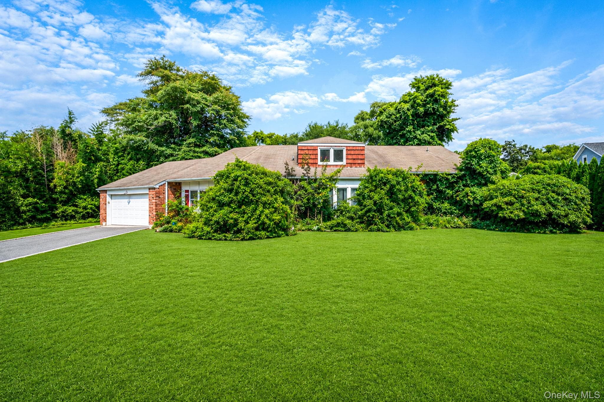 893 Gardiner Drive thumbnail 2