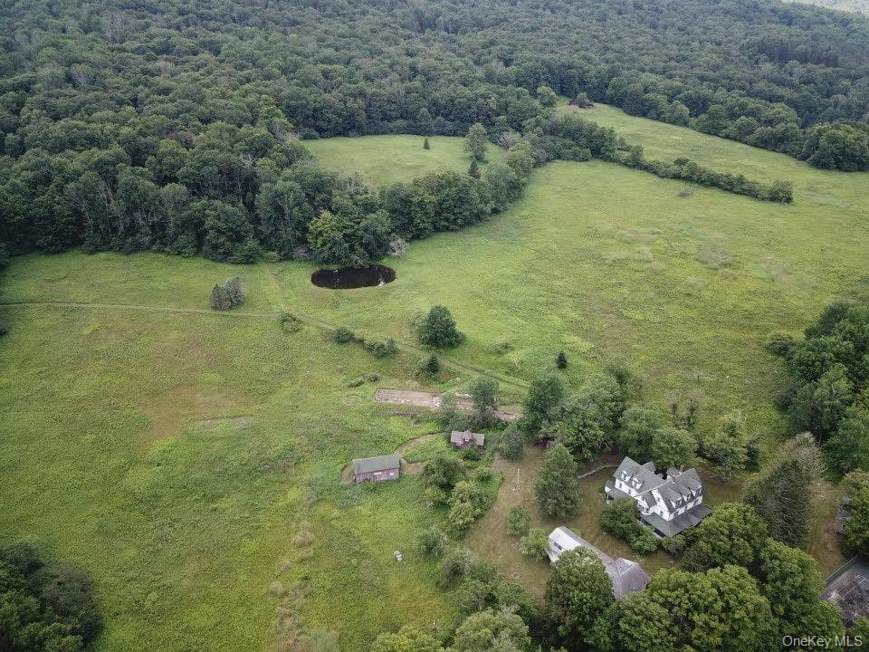 109 Mary Smith Hill Road thumbnail 4