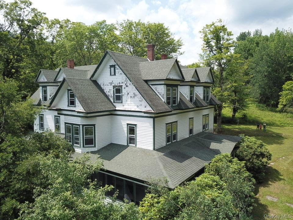 109 Mary Smith Hill Road photo 1