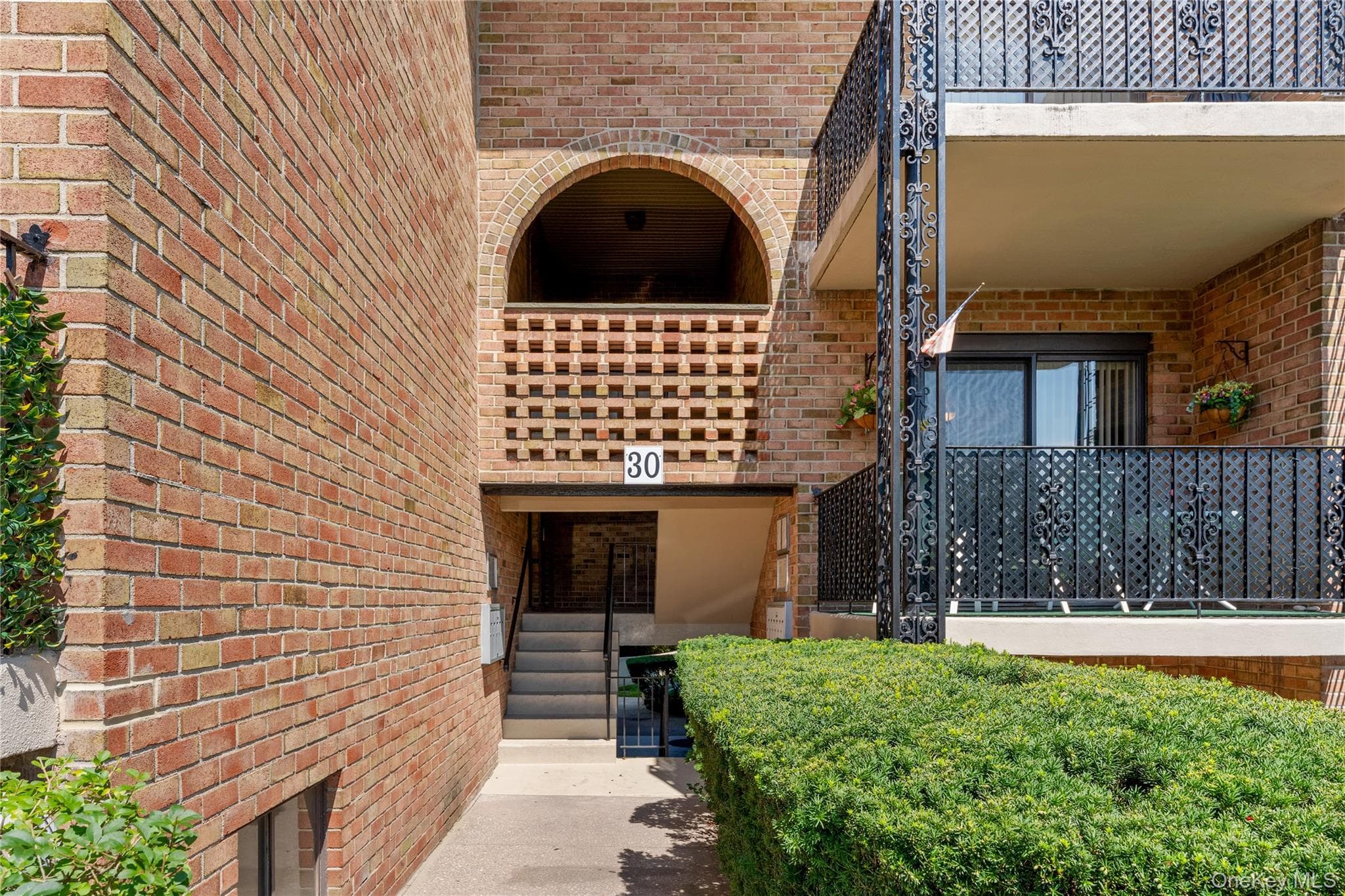 30 Gateway Road Unit: 102N, Yonkers