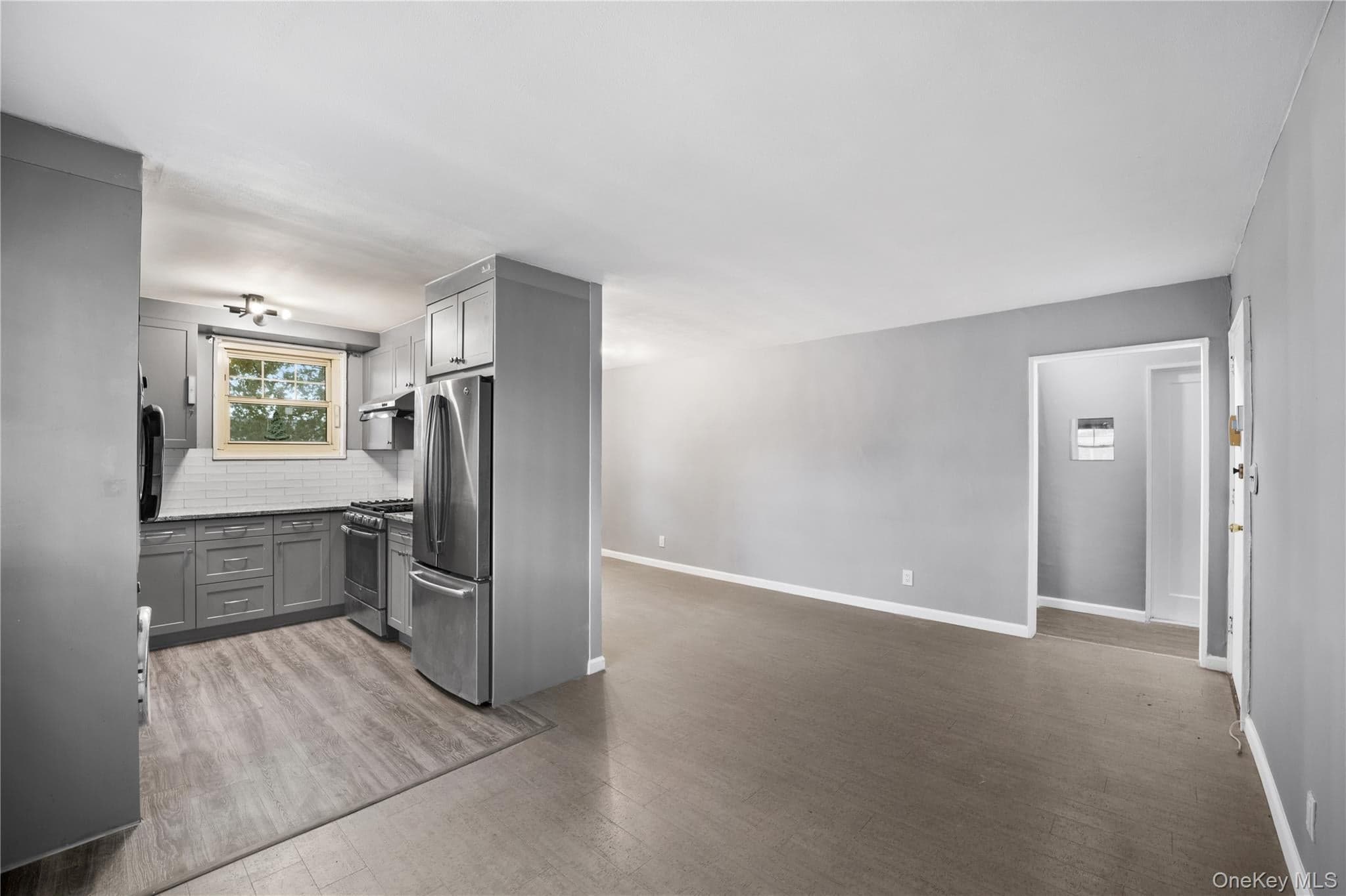 249-52 60th Avenue Unit: Upper thumbnail 5