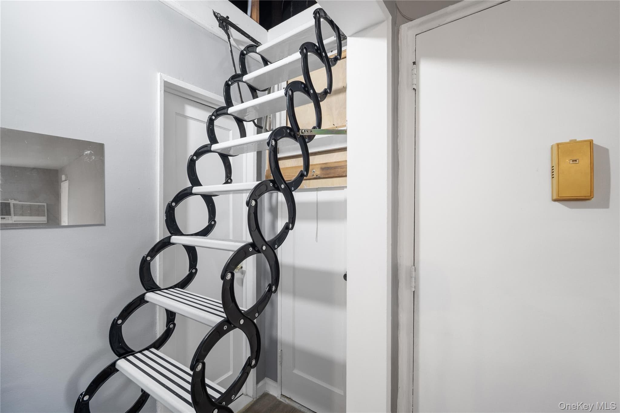 249-52 60th Avenue Unit: Upper thumbnail 16