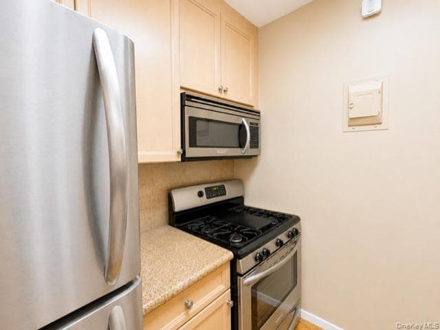 27110 Grand Central Parkway Unit: 15Q thumbnail 7
