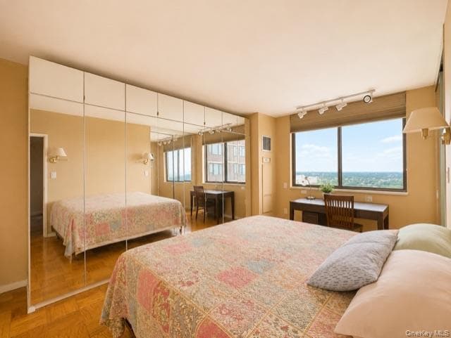 27110 Grand Central Parkway Unit: 15Q thumbnail 12