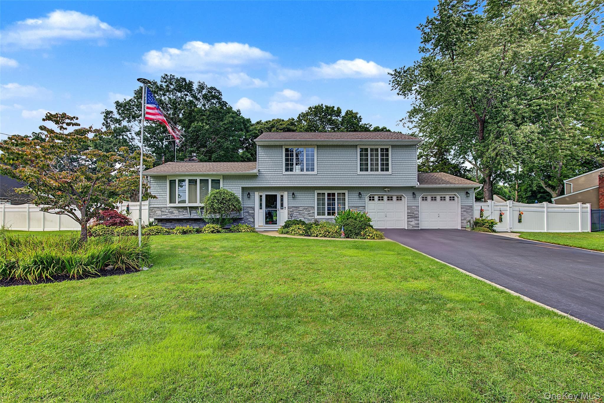 105 Nathan Drive, Bohemia