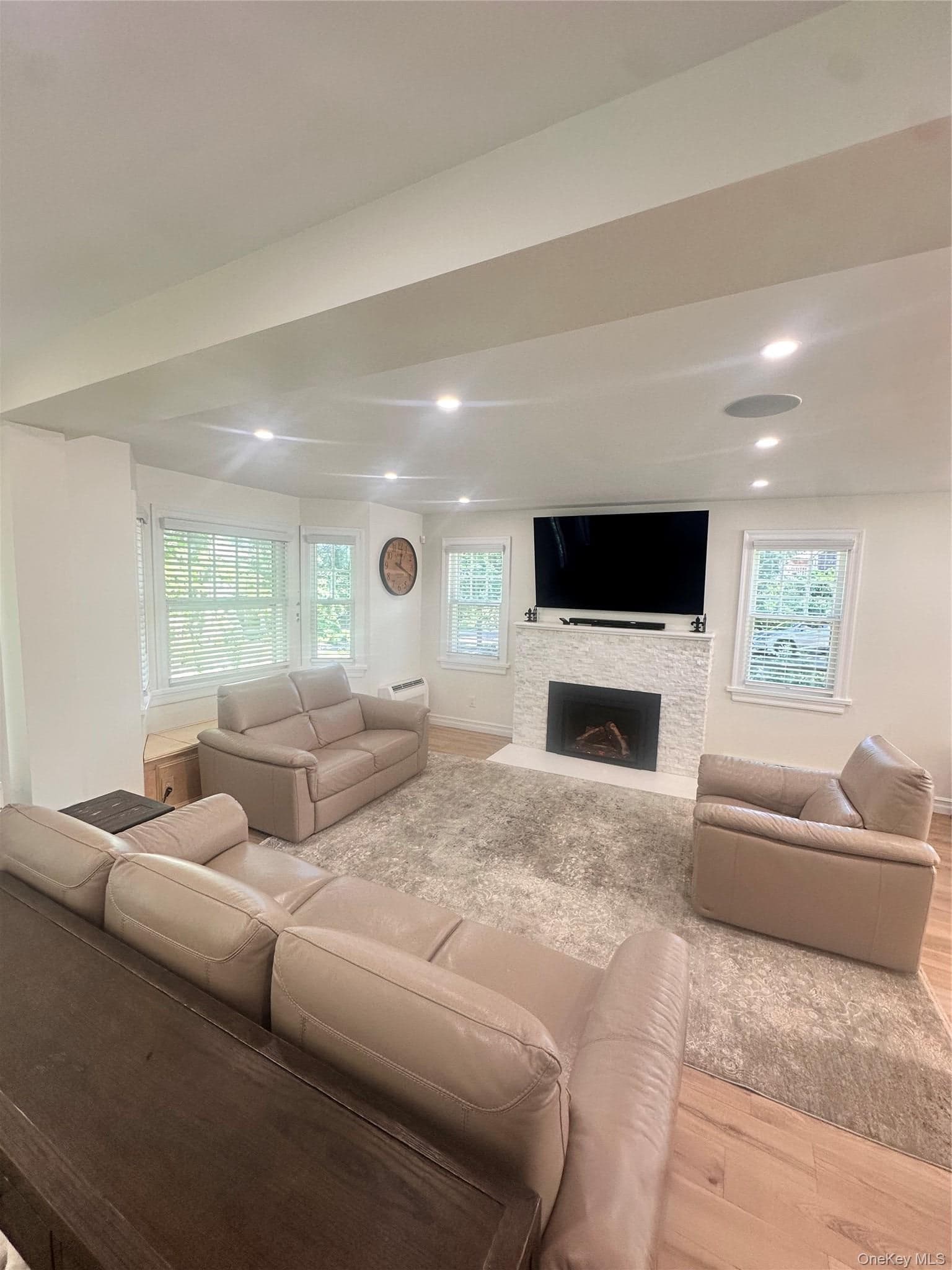 252 Beverly Road thumbnail 6