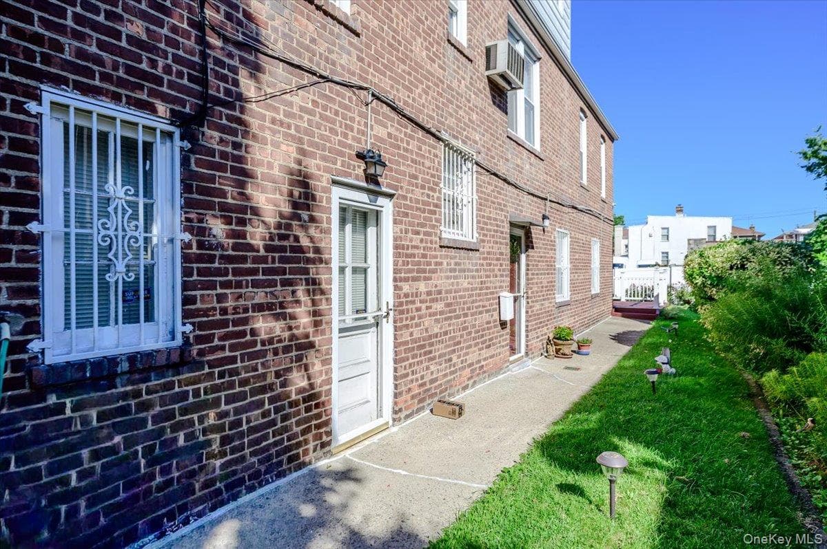 2222 Fenton Avenue thumbnail 23