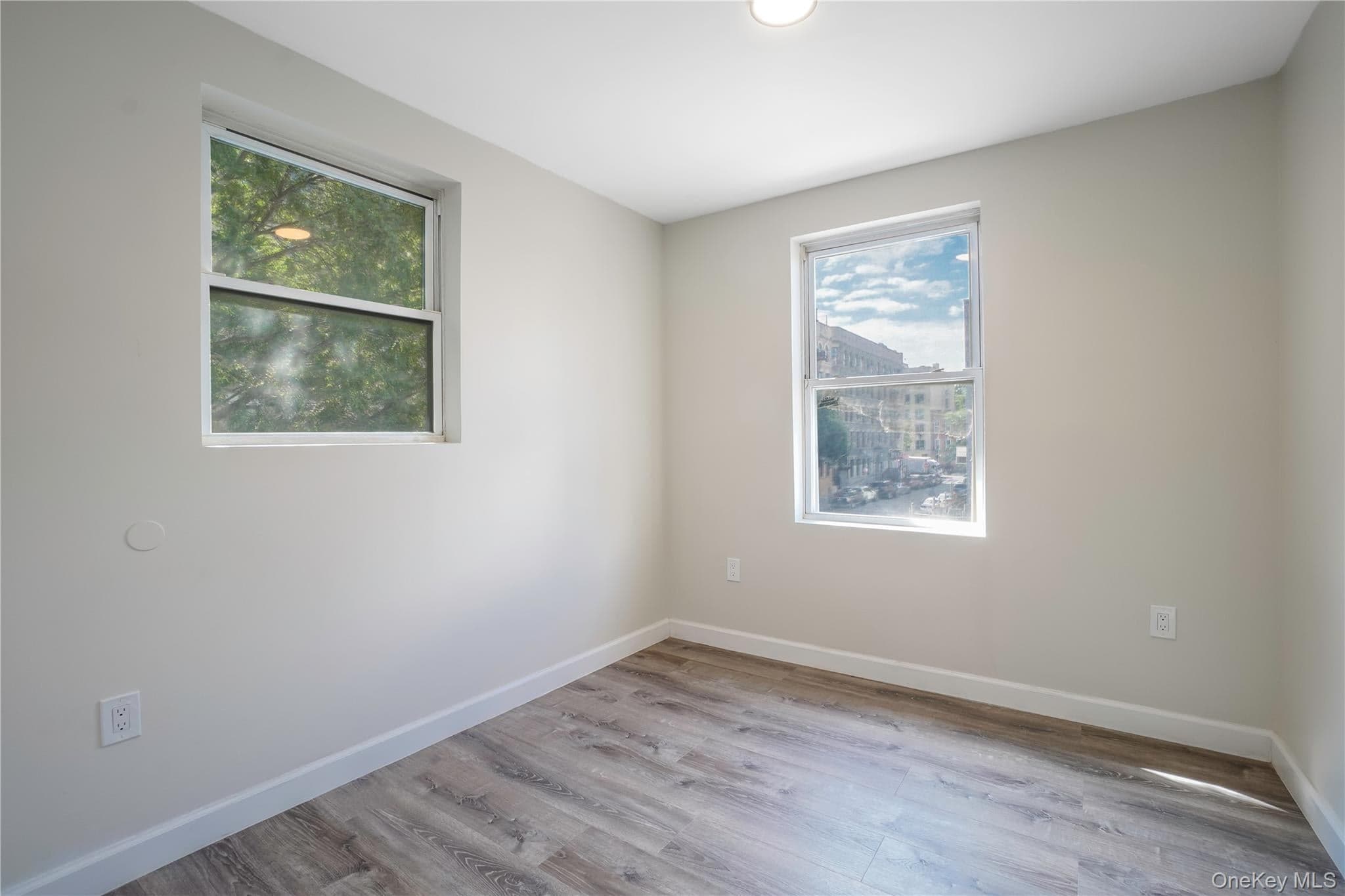 613 Oak Terrace thumbnail 14