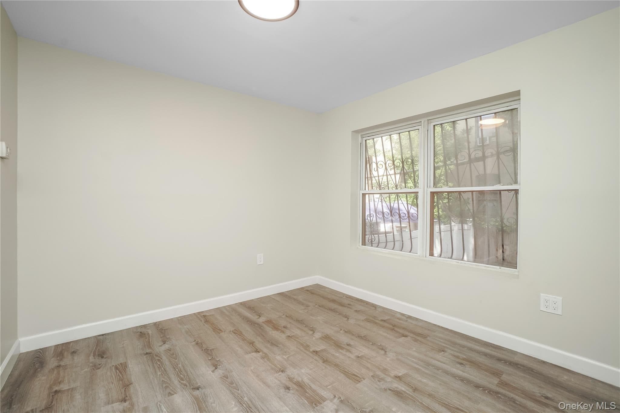 613 Oak Terrace thumbnail 5
