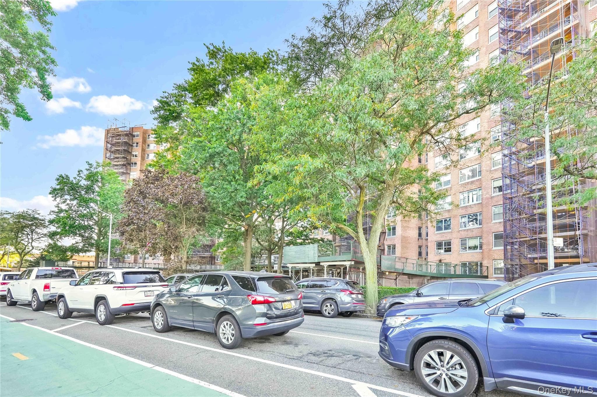 6120 Grand Central Parkway Unit: B605 thumbnail 2