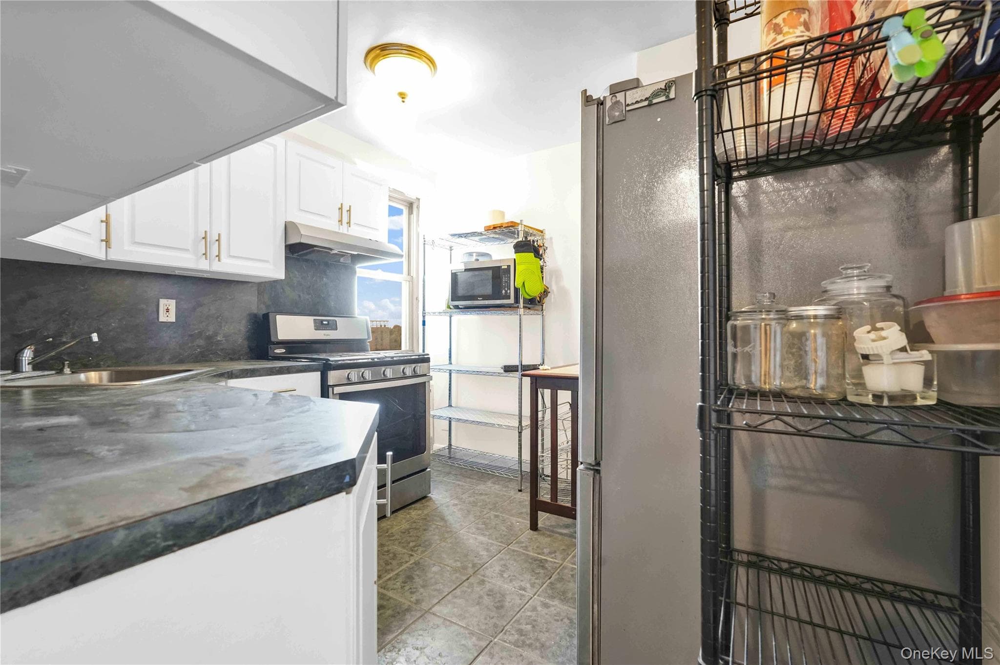 6120 Grand Central Parkway Unit: B605 thumbnail 11
