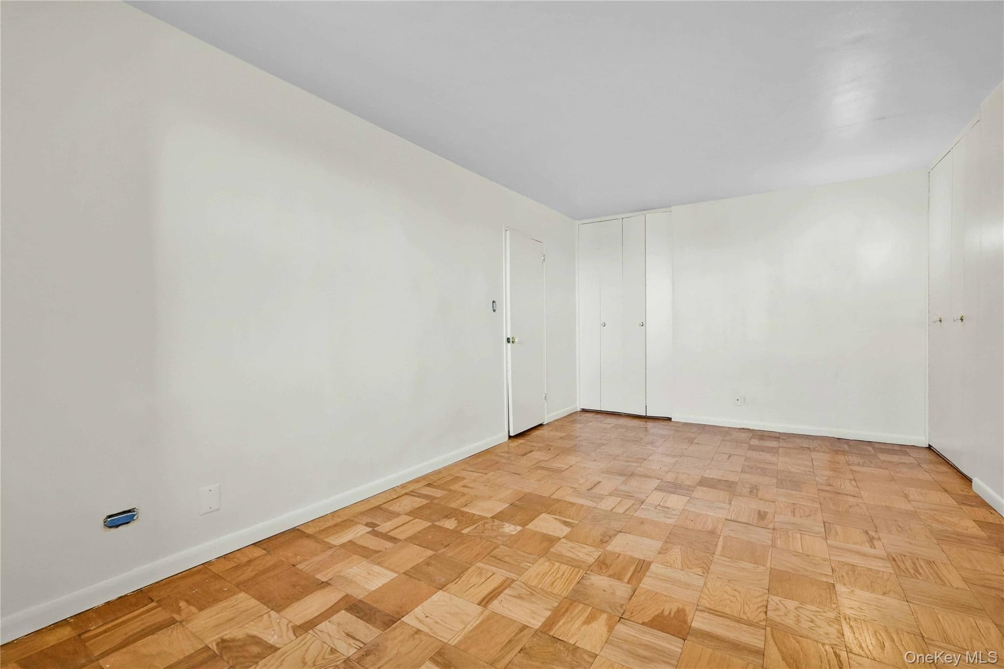 6120 Grand Central Parkway Unit: B605 thumbnail 16