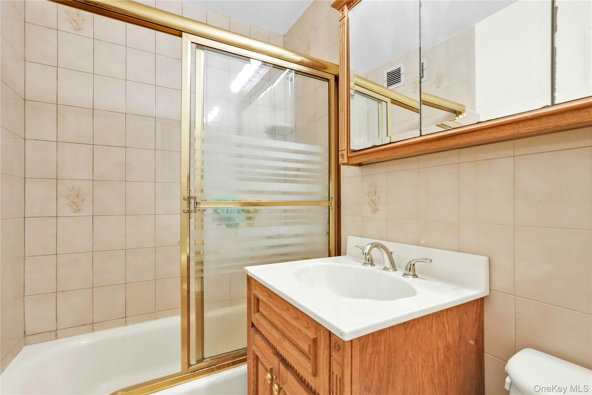 6120 Grand Central Parkway Unit: B605 thumbnail 18