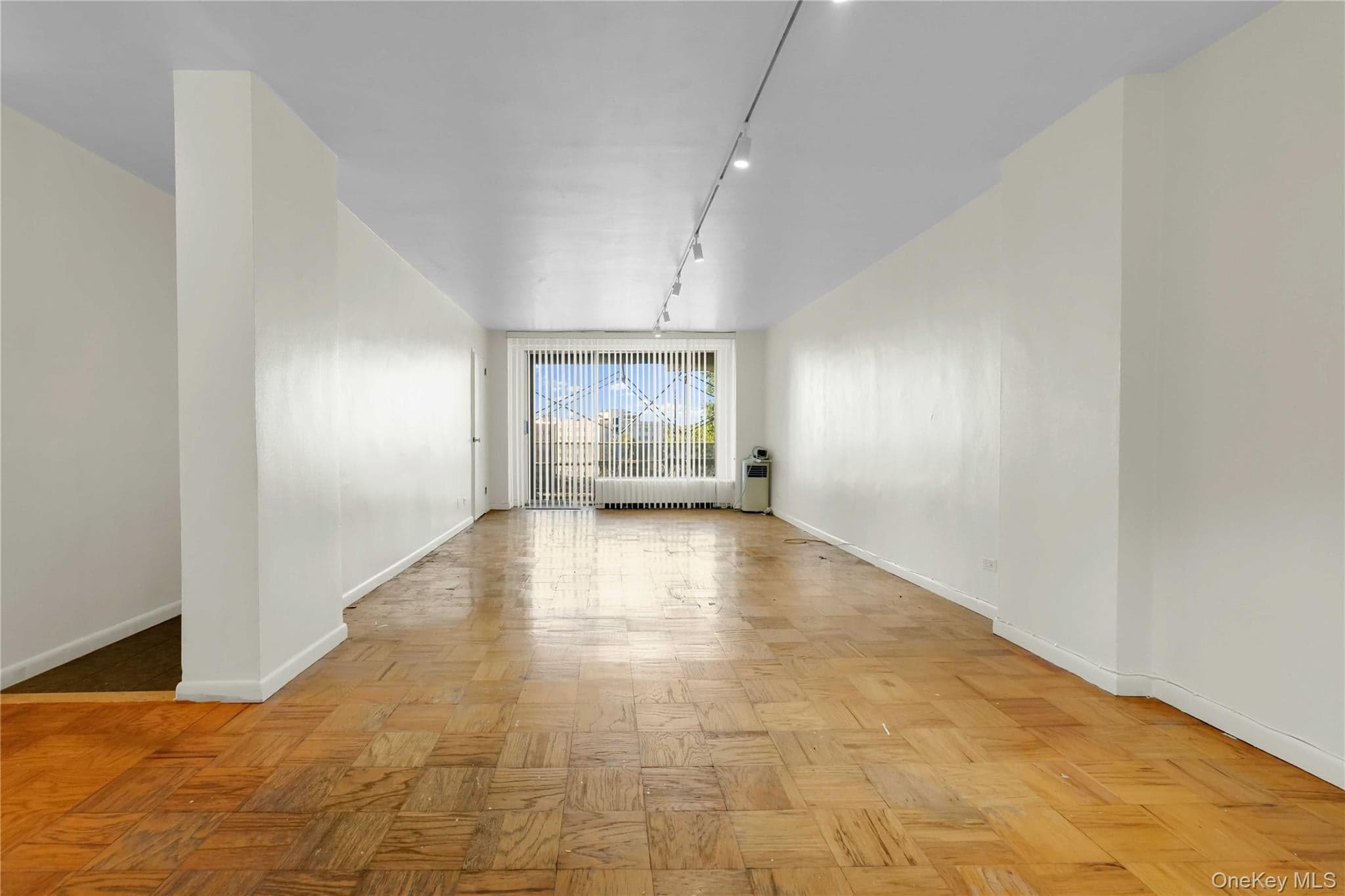 6120 Grand Central Parkway Unit: B605 thumbnail 6