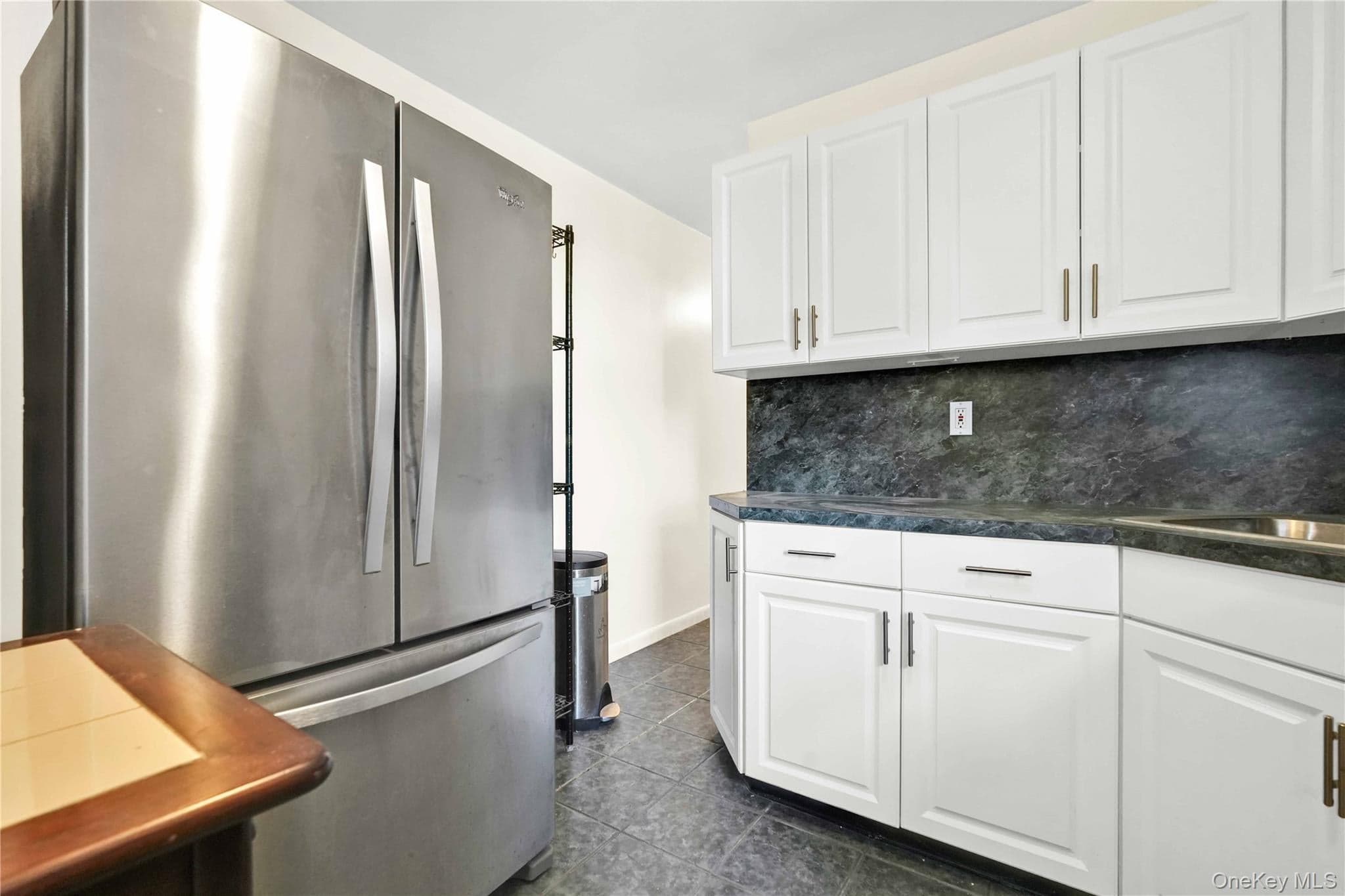 6120 Grand Central Parkway Unit: B605 thumbnail 10