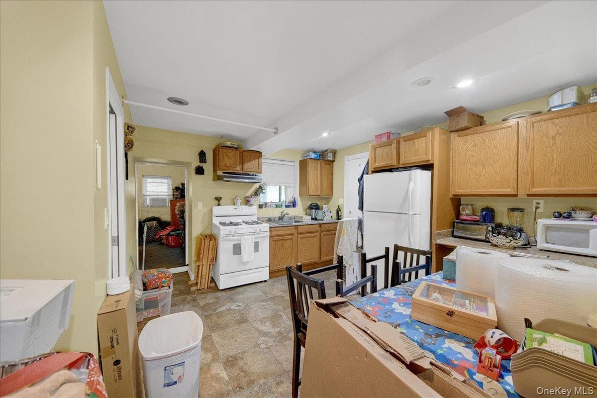 2544 Lurting Avenue thumbnail 31
