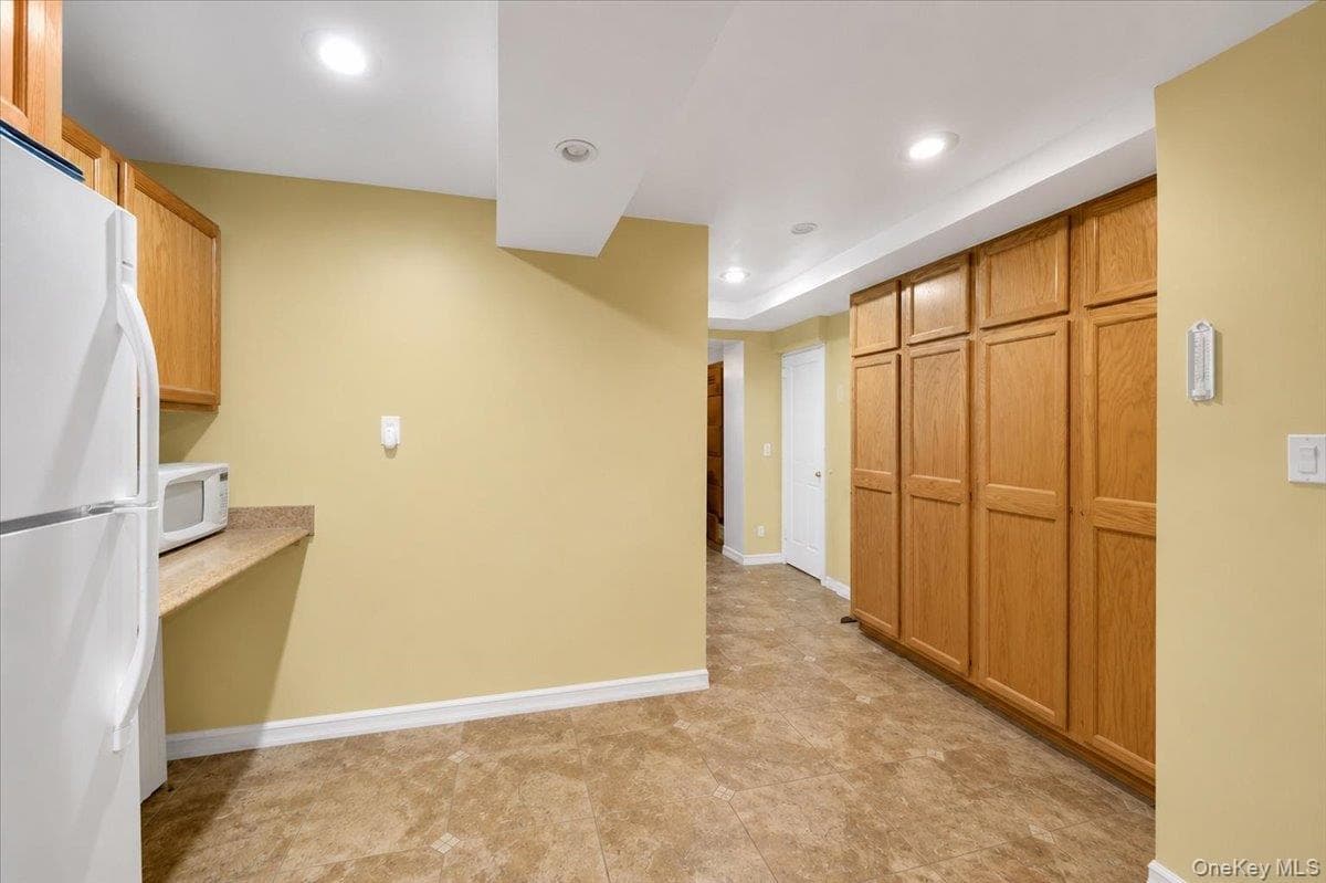 2544 Lurting Avenue thumbnail 33