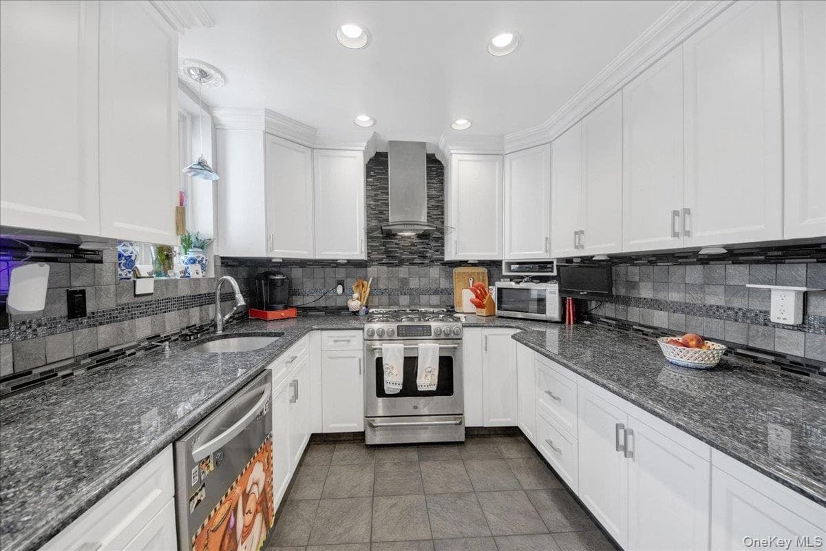 2544 Lurting Avenue thumbnail 11