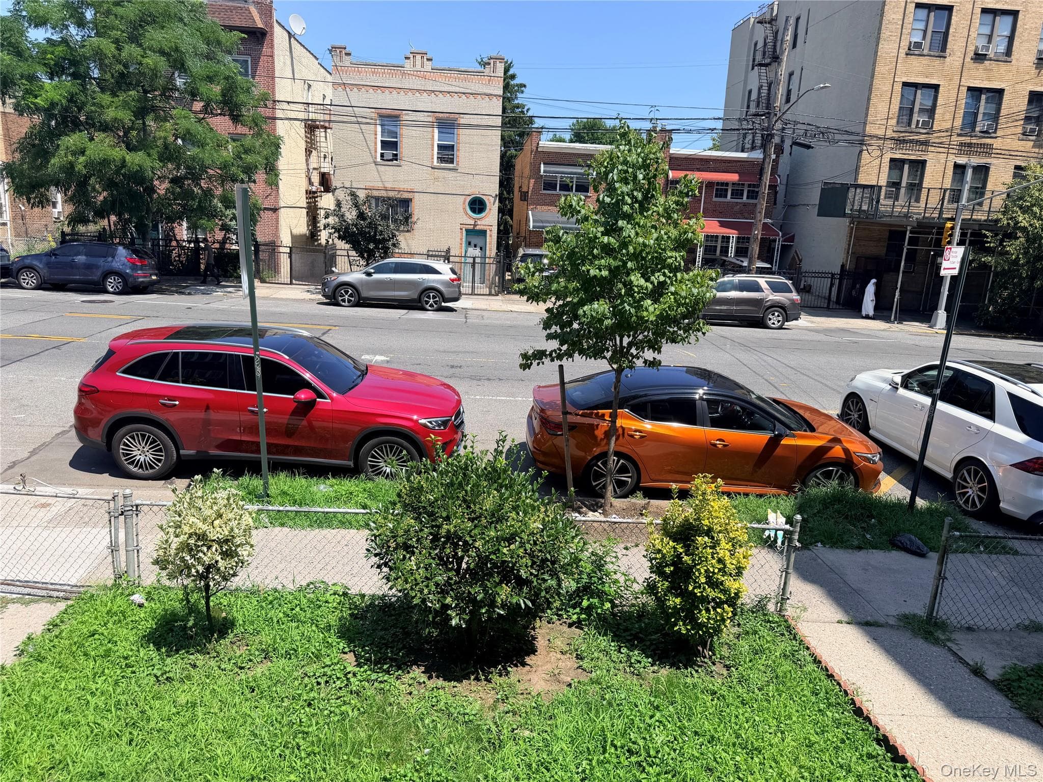 1849 White Plains Road thumbnail 5