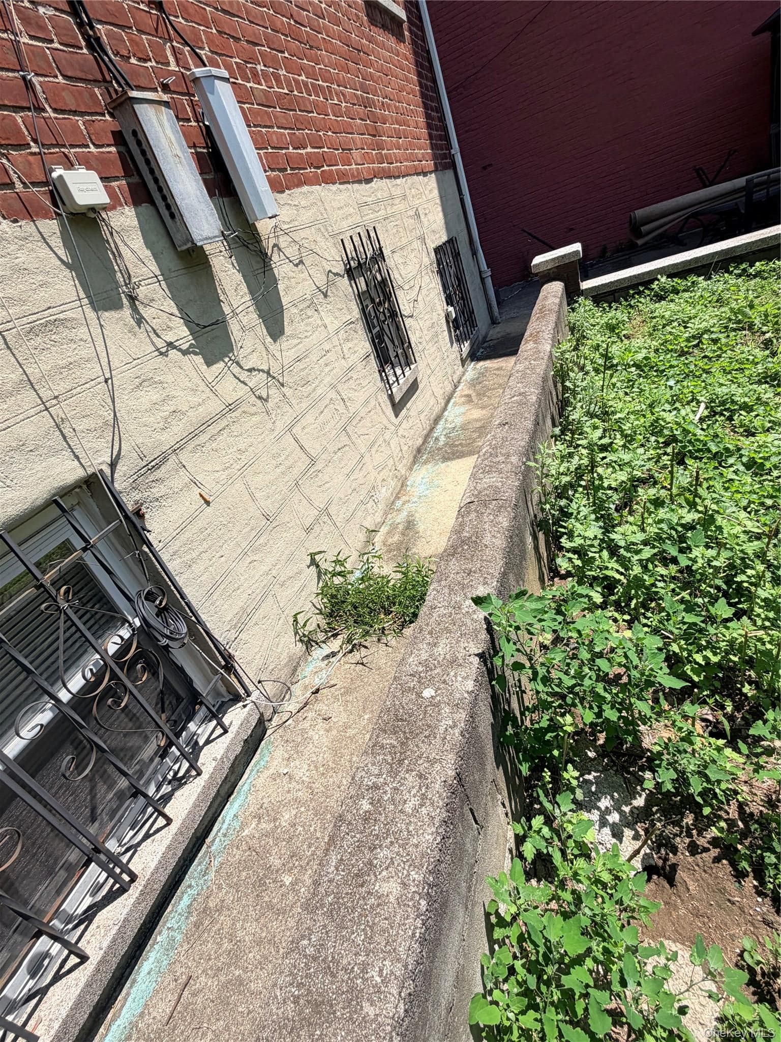 1849 White Plains Road thumbnail 28