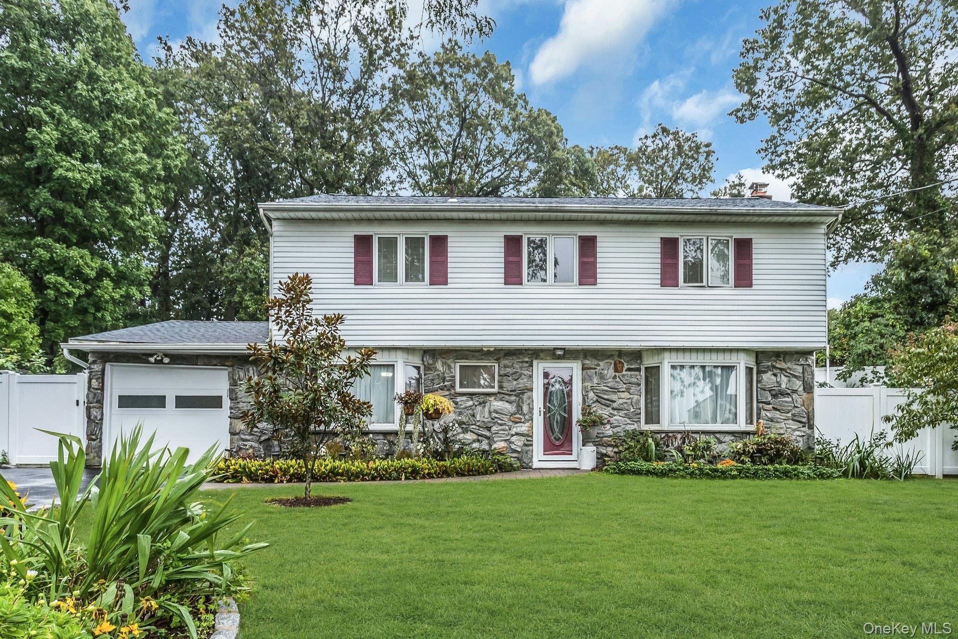 22 Rolling Hills Drive, Huntington Station