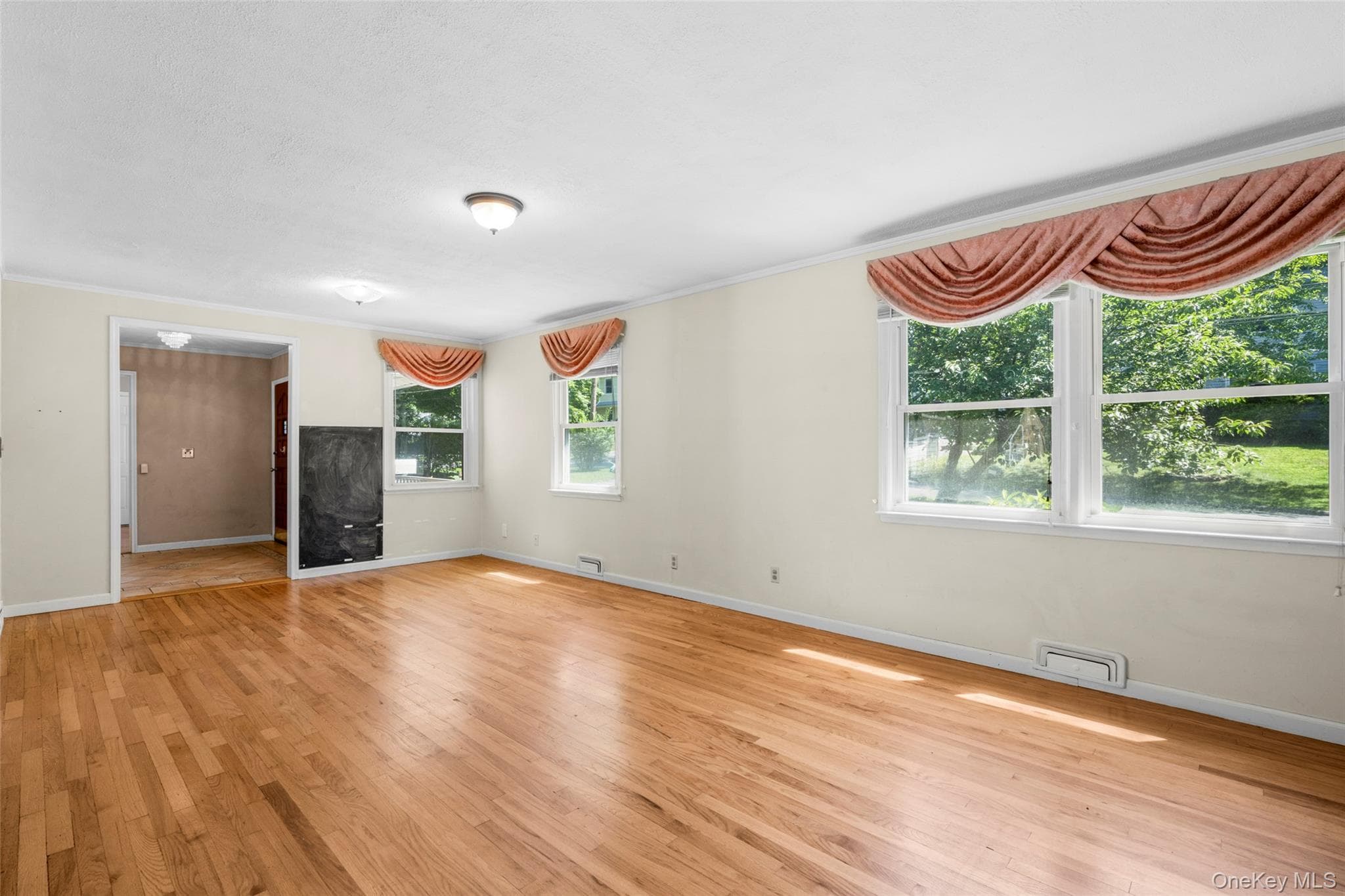 208 Woodhampton Drive thumbnail 5