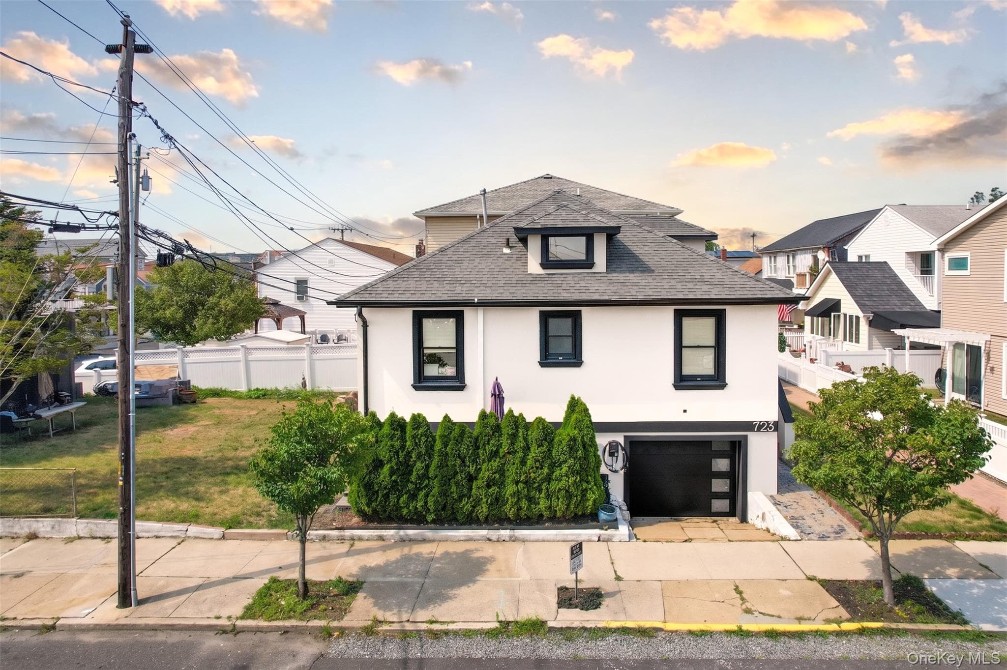 723 W Olive Street thumbnail 2