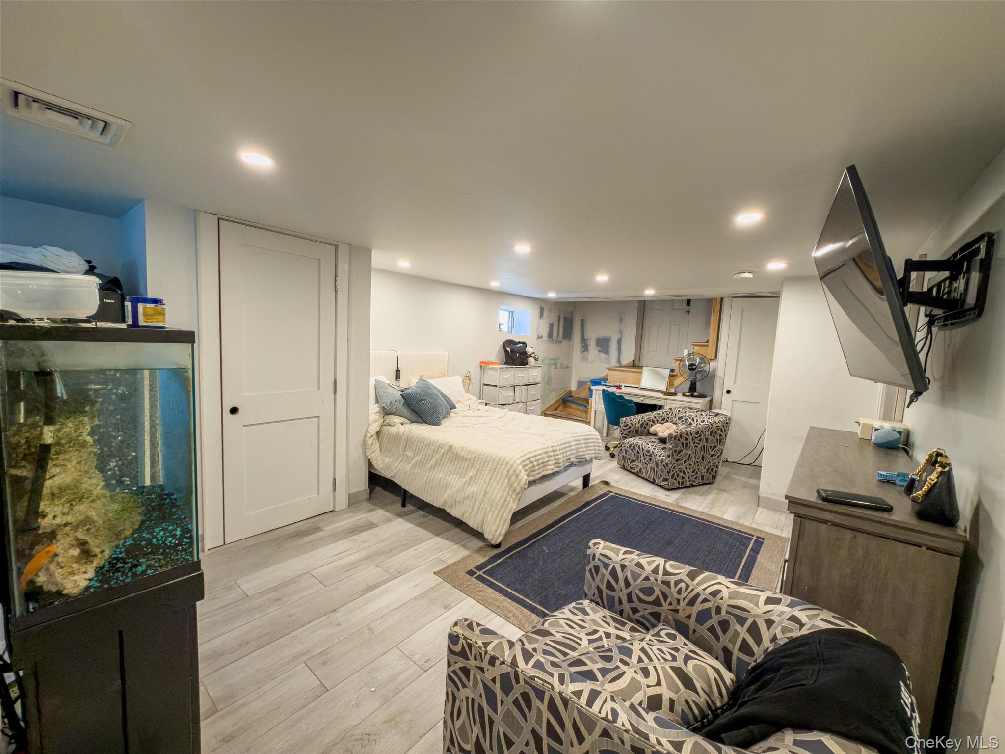 723 W Olive Street thumbnail 12
