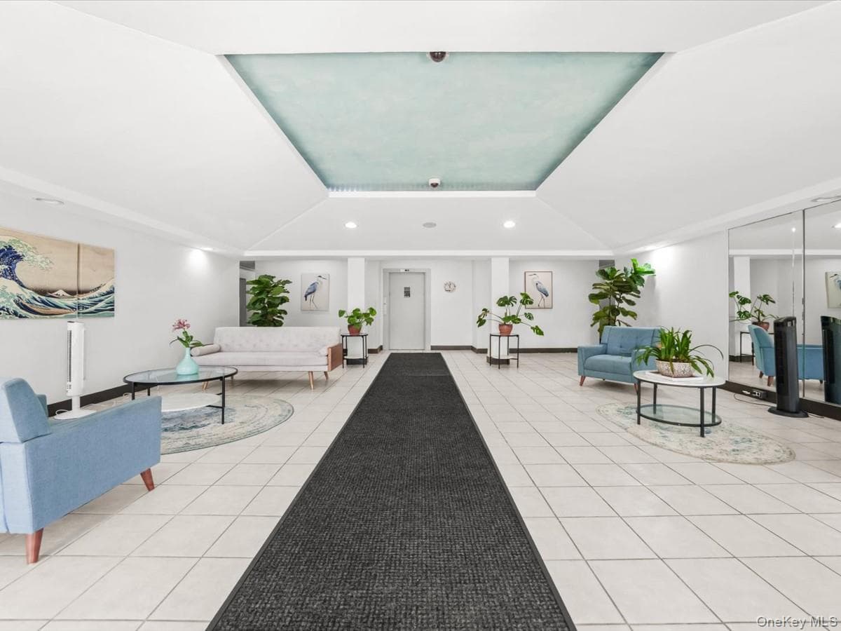 855 E Broadway Unit: 6H thumbnail 3