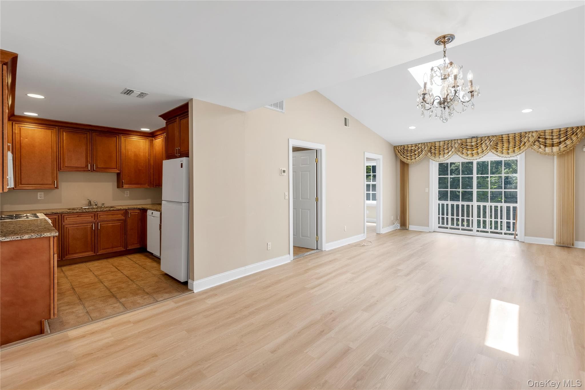 1118 Savoy Drive thumbnail 4