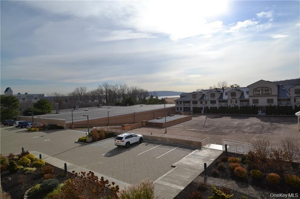 318 Harbor Cove CV Unit: 318 thumbnail 8