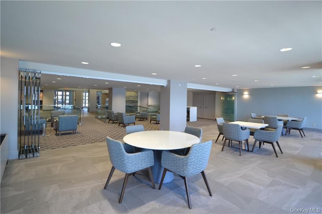 318 Harbor Cove CV Unit: 318 thumbnail 18