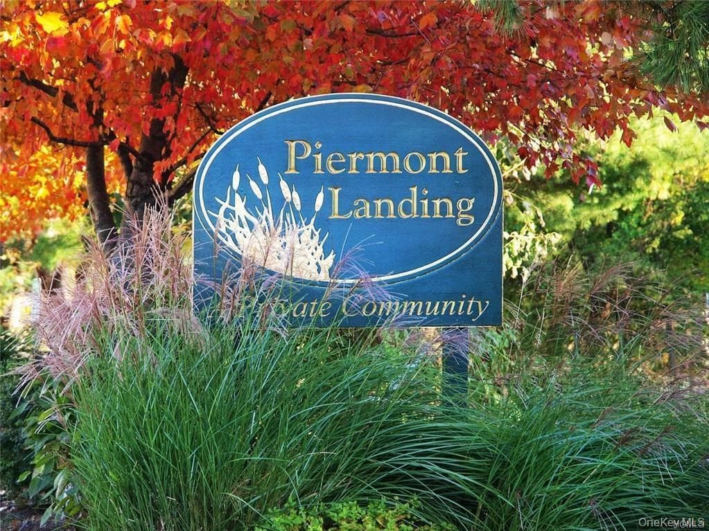 318 Harbor Cove CV Unit: 318, Piermont