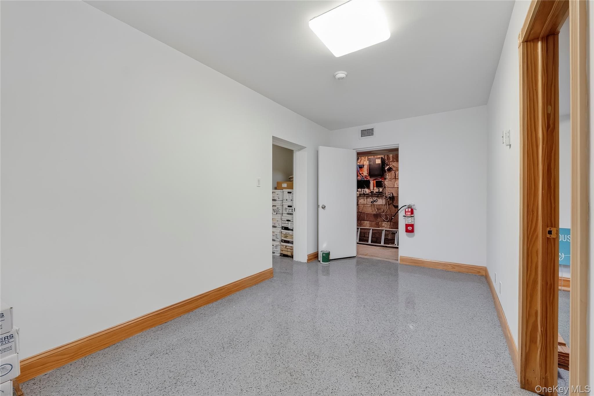 15 Kimball Avenue thumbnail 25