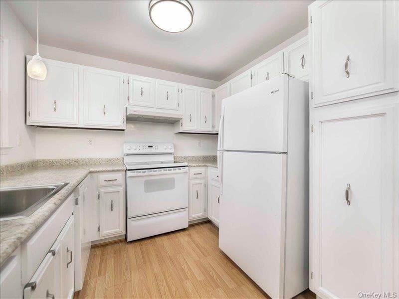 494 Sierra Vista Lane thumbnail 12