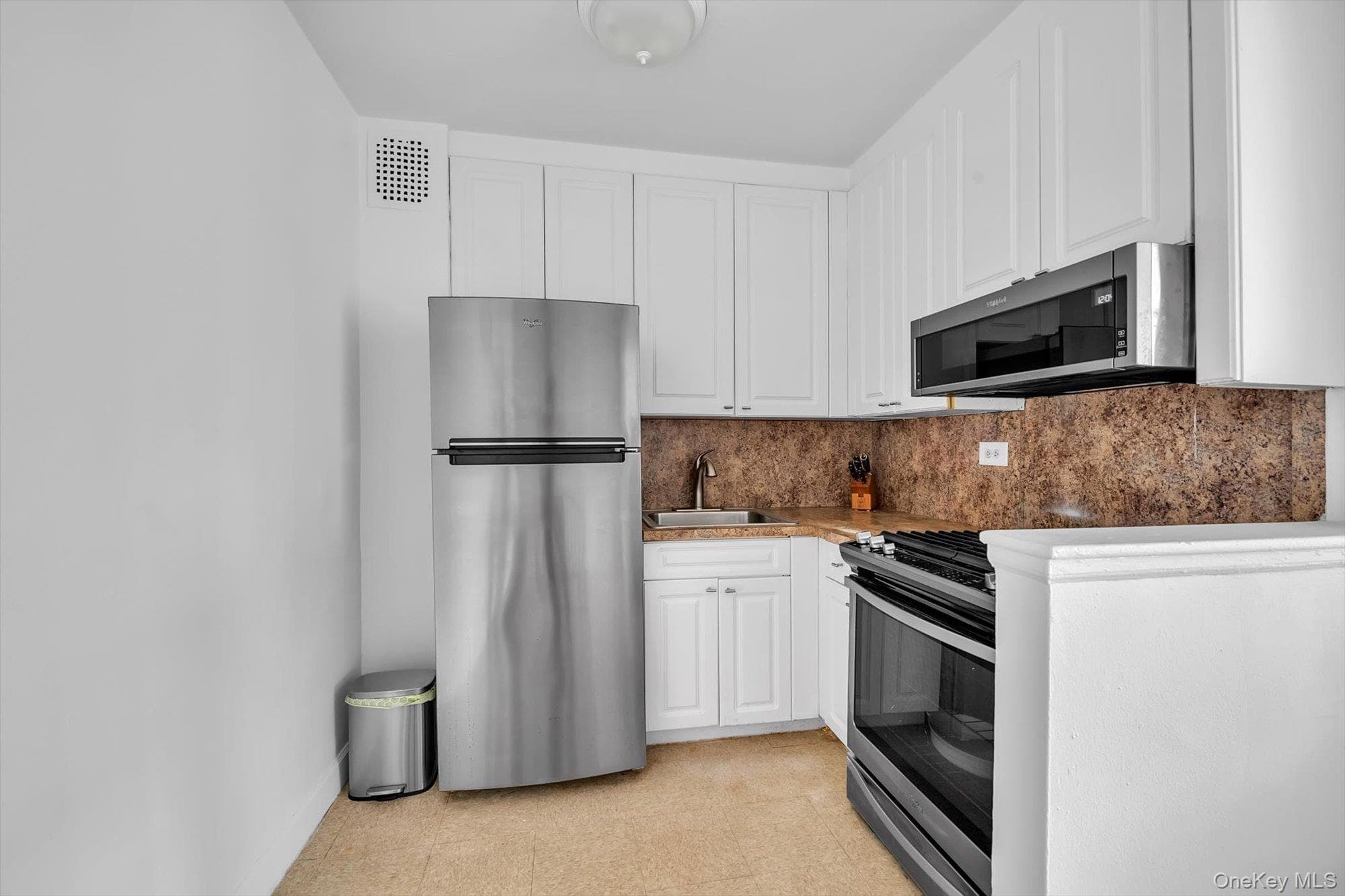 87-15 165th Street Unit: 7G thumbnail 13