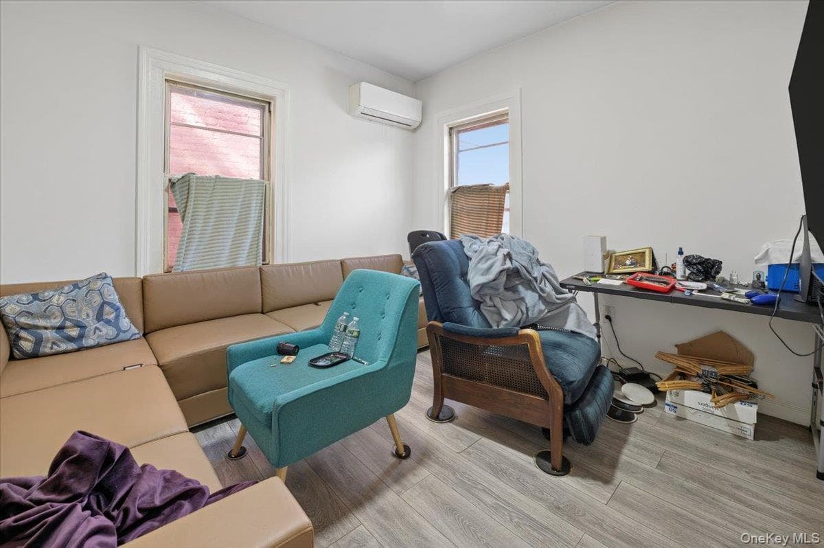 681 E 240th Street thumbnail 11