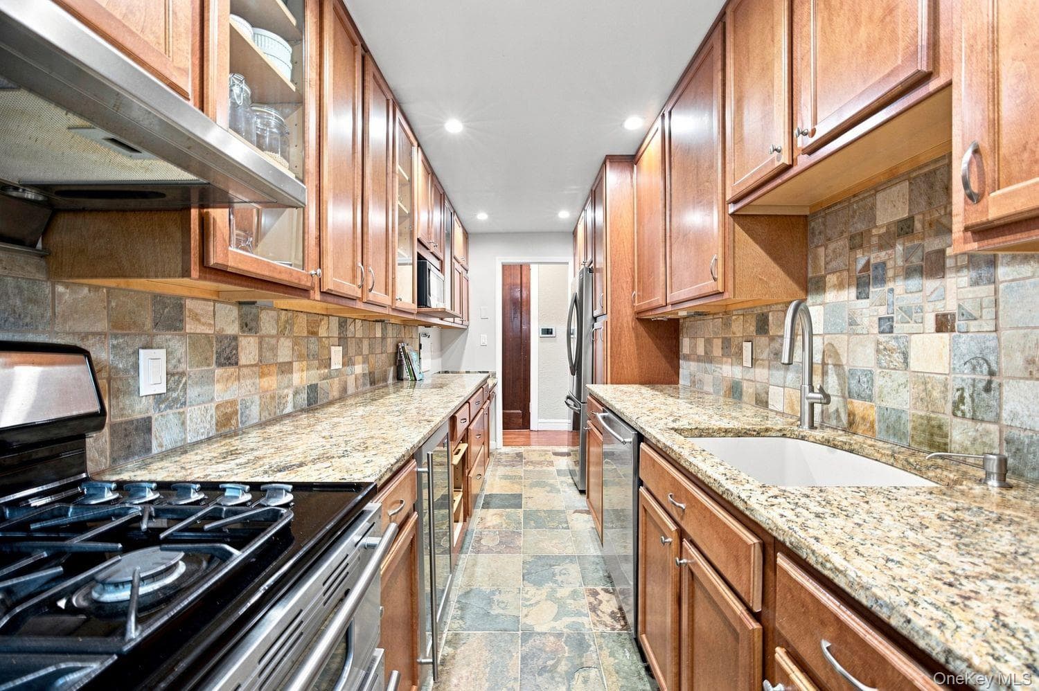 246 Bronxville Road Unit: i2 thumbnail 5