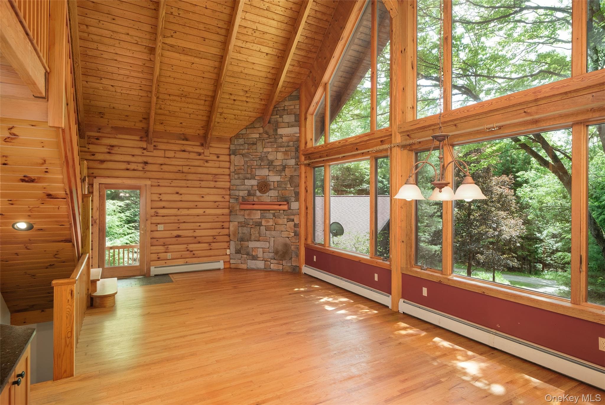 135 Sparrowhawk Lake Road thumbnail 8