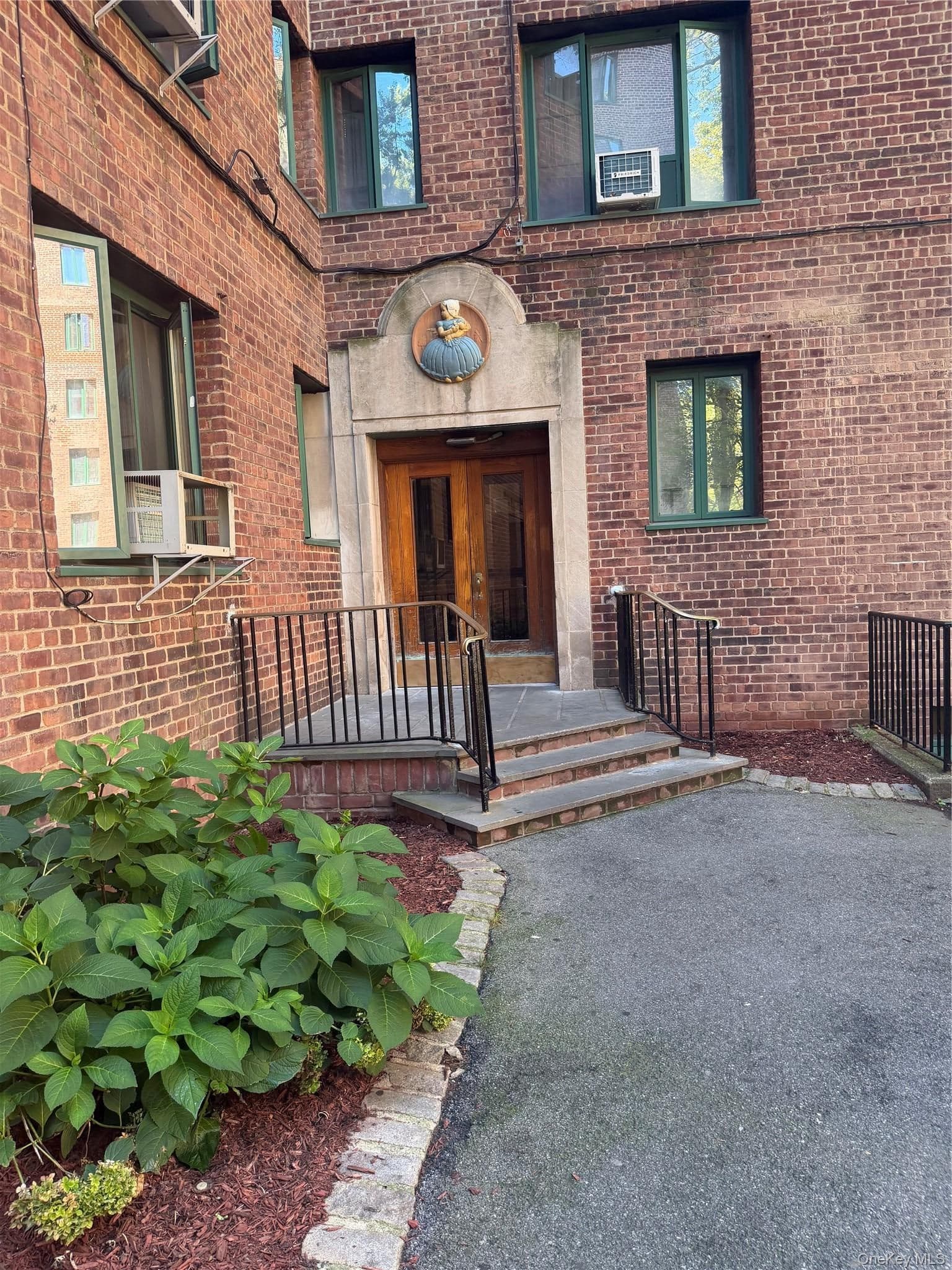 1641 Metropolitan Avenue Unit: 3H thumbnail 2