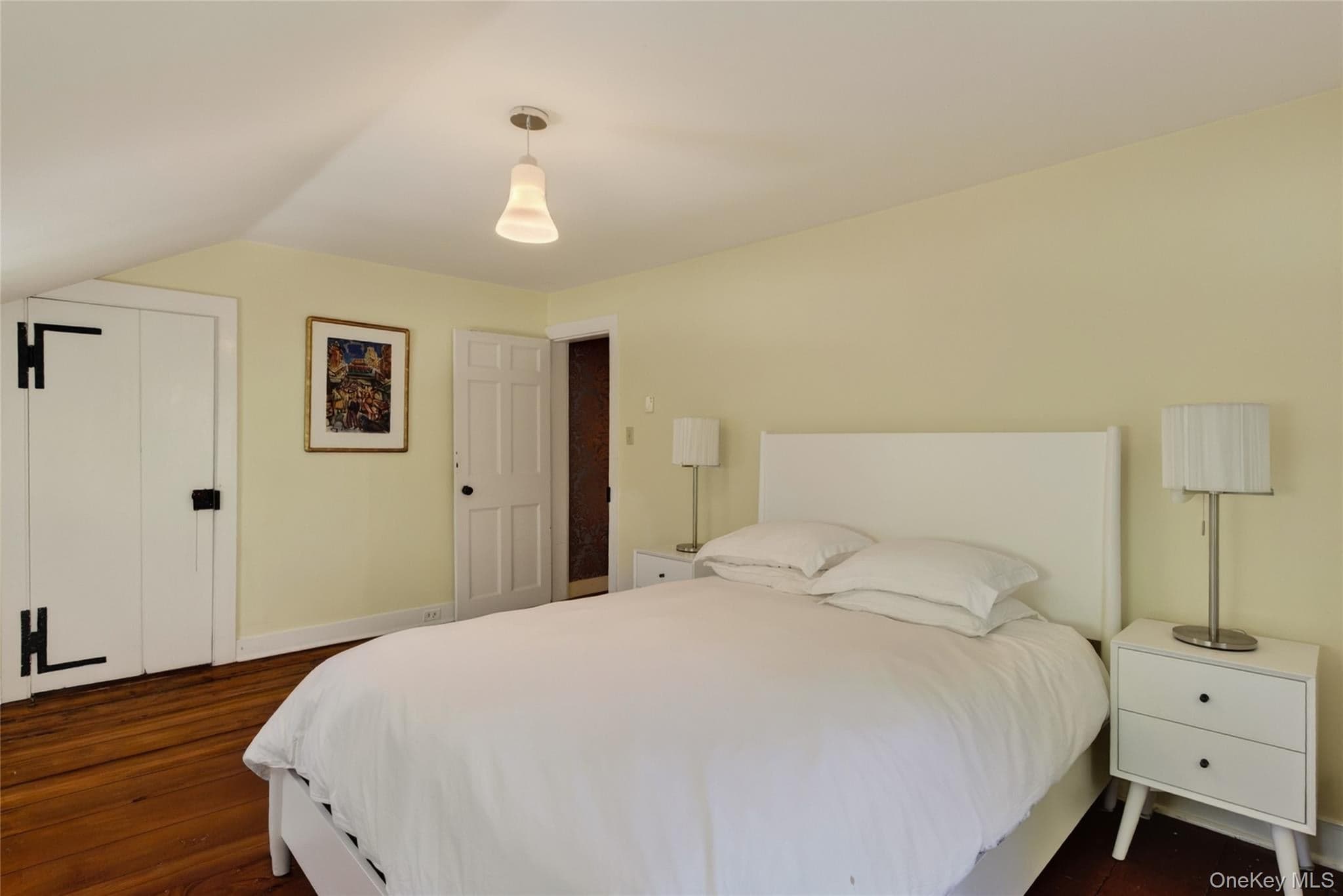 210 Middle Road thumbnail 14