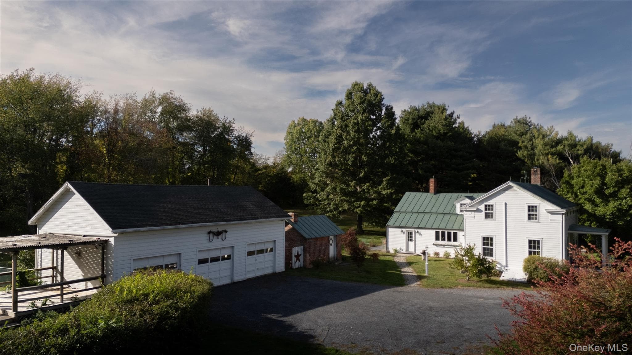 210 Middle Road thumbnail 20