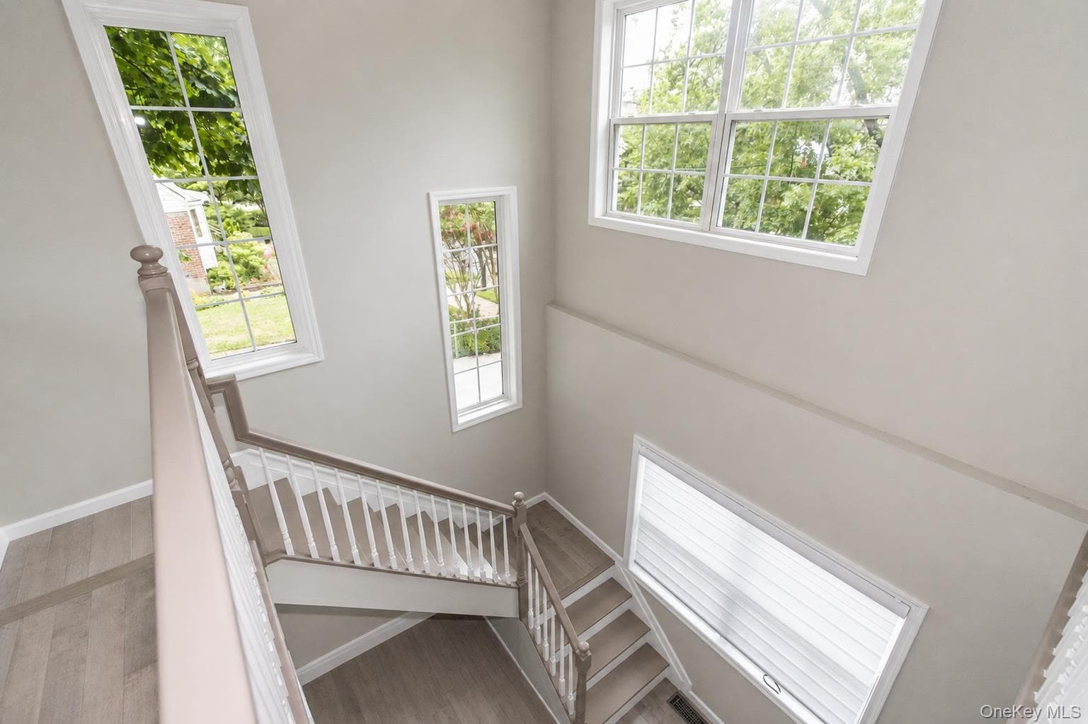 8015 Little Neck Parkway thumbnail 22