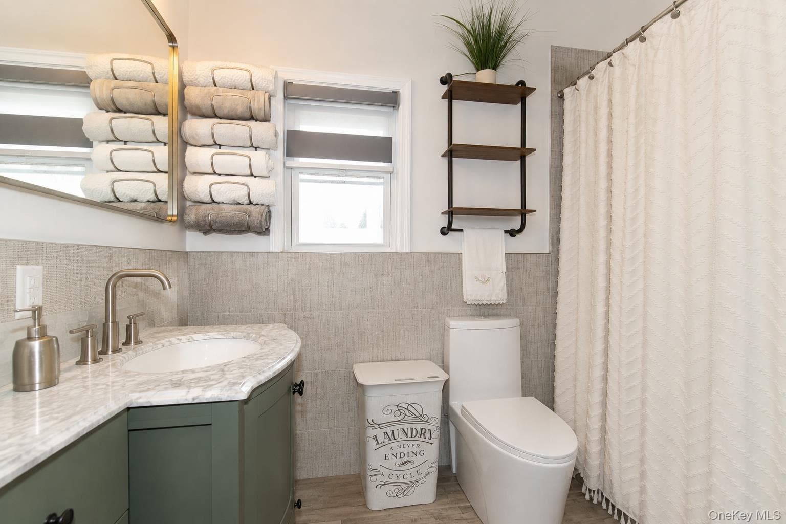 8015 Little Neck Parkway thumbnail 18