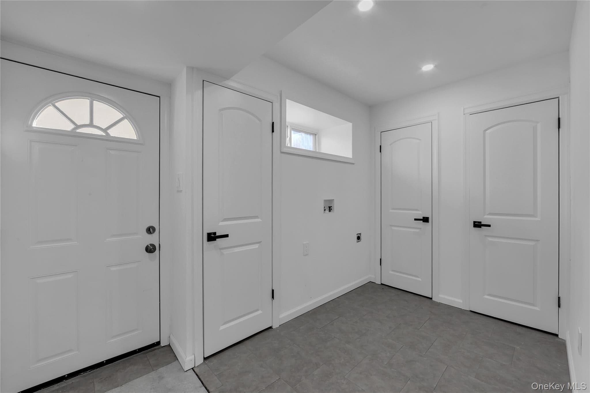 931 E 232nd Street thumbnail 16