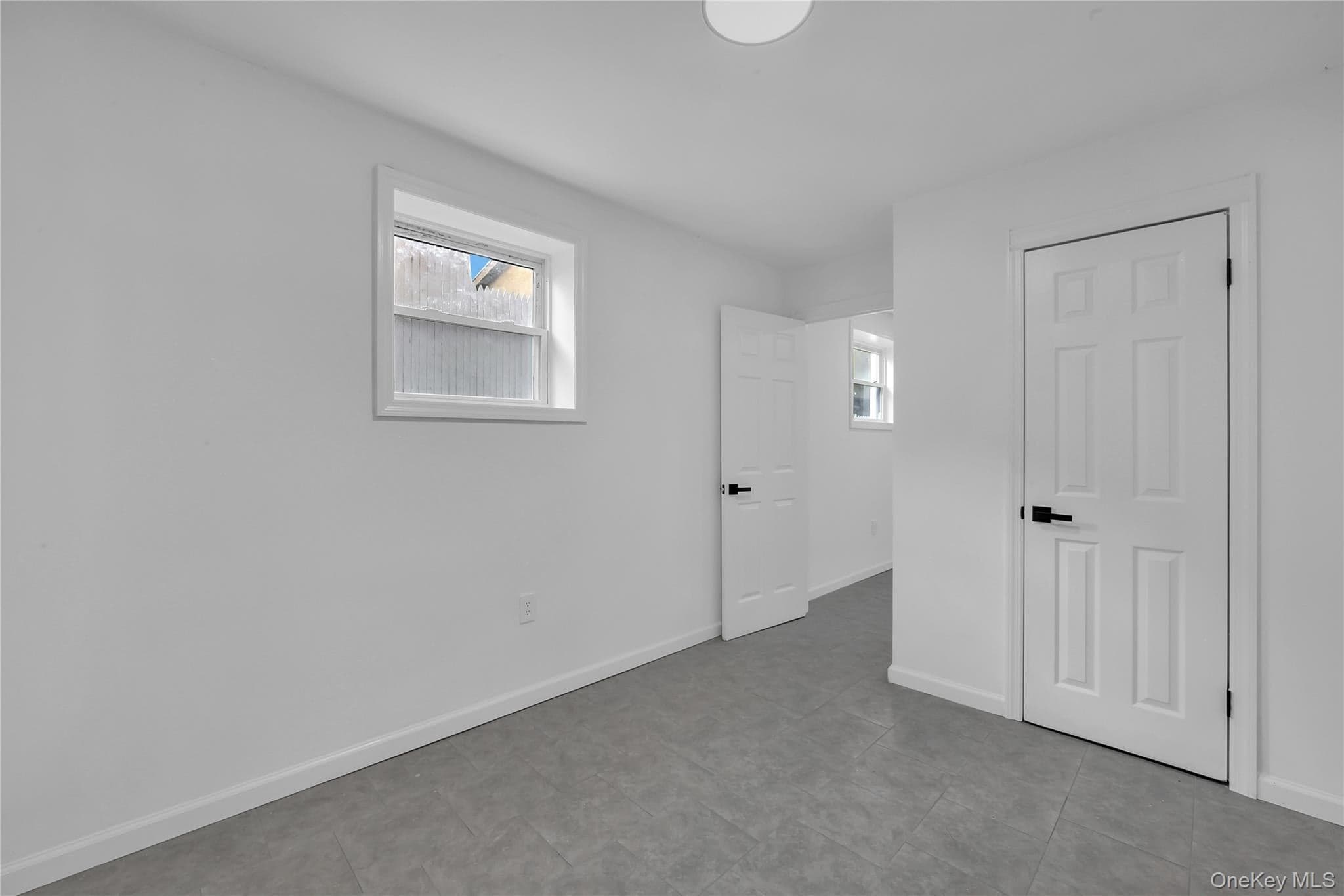 931 E 232nd Street thumbnail 22