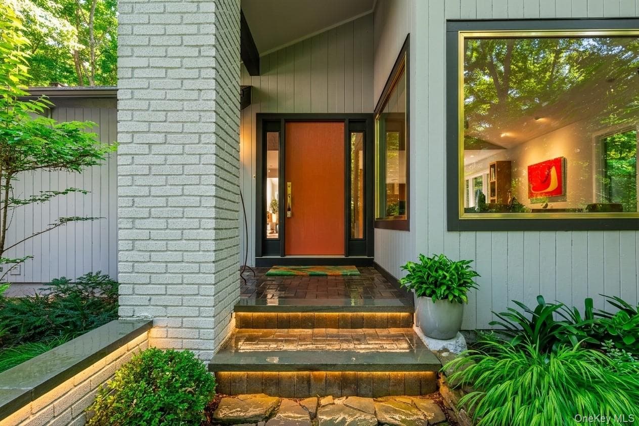 2723 Deerfield Road thumbnail 3