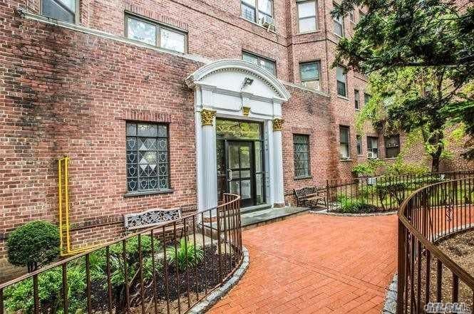 61-41 Saunders Street Unit: B57, Rego Park