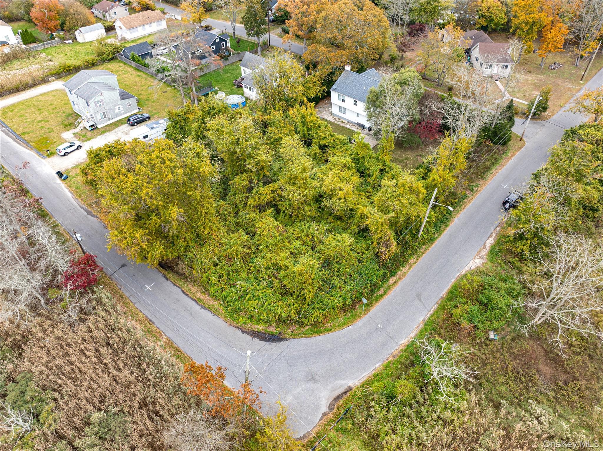 W Riviera Road, Mastic Beach