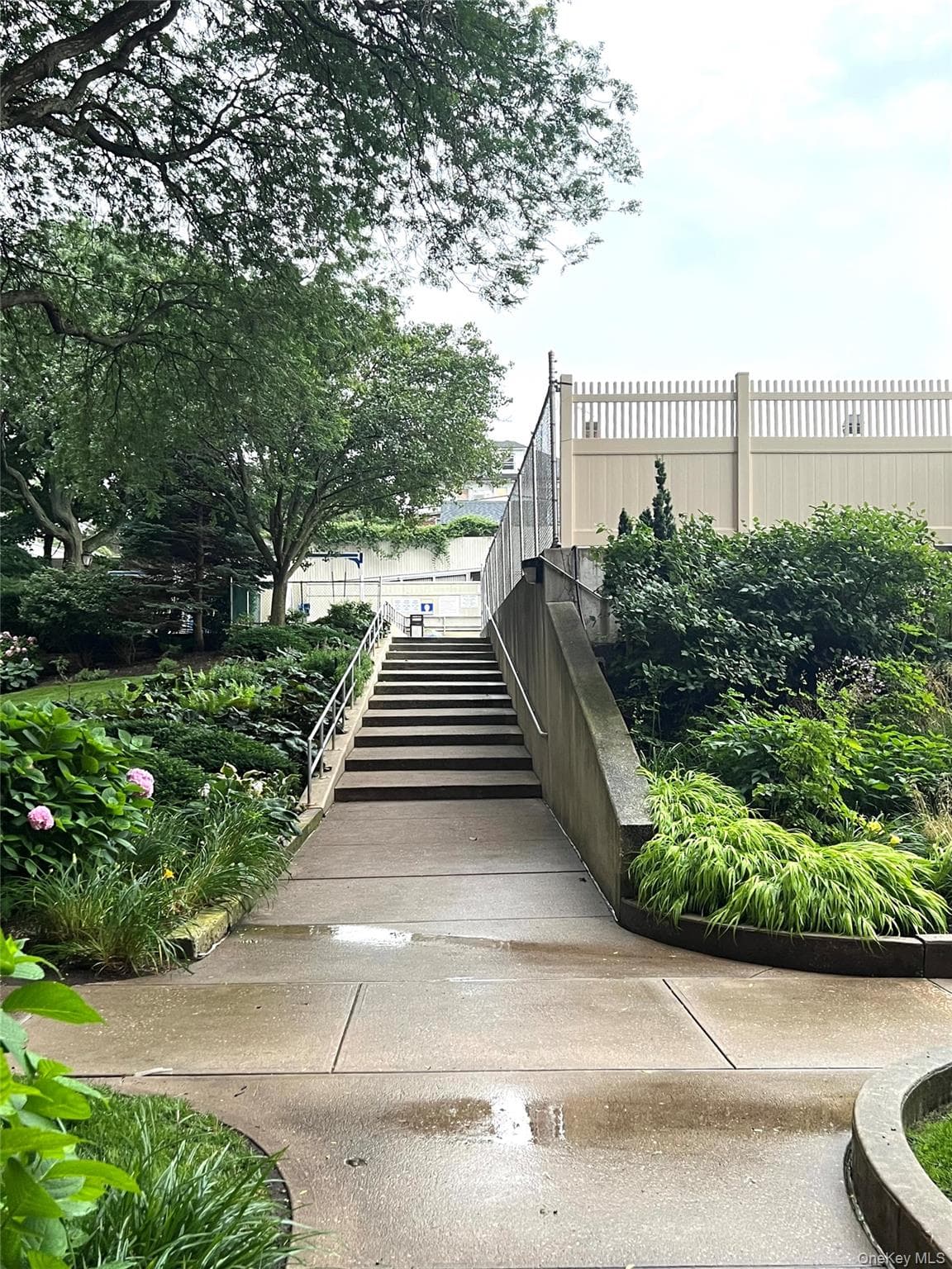 220-55 46 Avenue Unit: 5R thumbnail 17